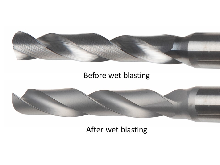 Round tool before and after wet blasting