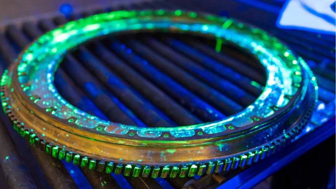 Fluorescent NDT Testing of an aerospace engine component