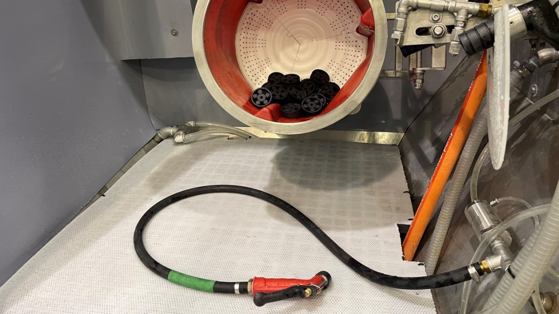 Components in the Puma+ Barrel Automatic wet blasting machine