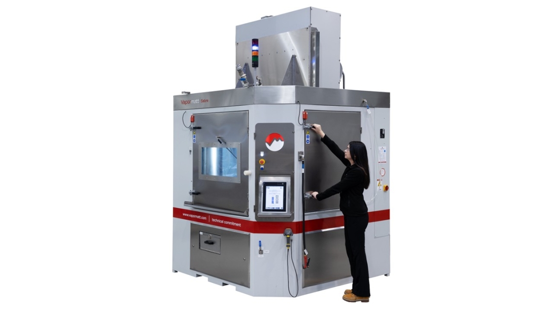 Vapormatt robotic Sabre wet blasting machine