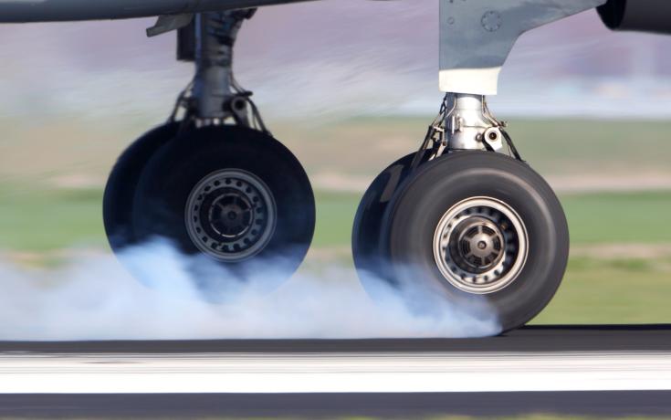 Smoke from an aircraft tire whilst landing