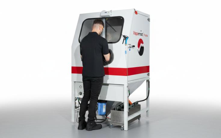 Vapormatt Puma wet blasting machine