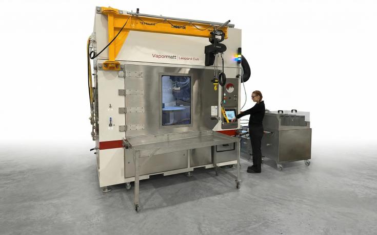 Leopard Cub automatic wet blasting machine