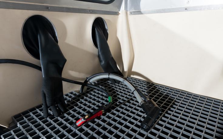 Inside the Vapormatt Puma wet blasting machine