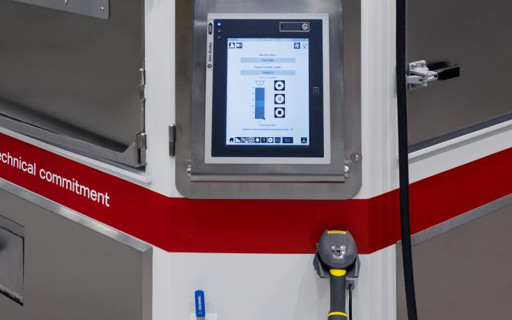 Vapormatt automatic wet blasting machine HMI and barcode scanner