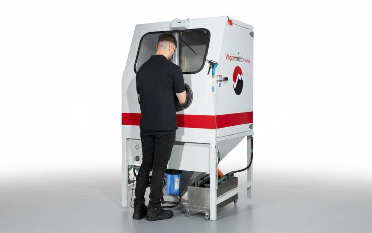 Vapormatt Puma manual wet blasting machine