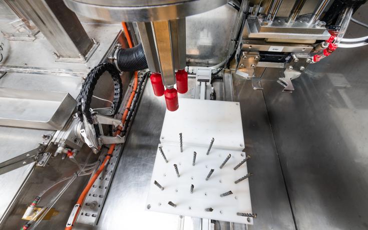 Sold round tools in a tray prior to wet blasting