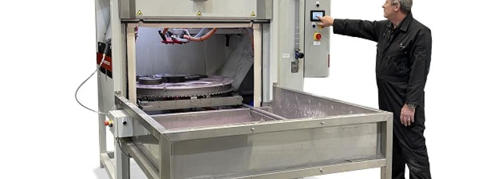 Vapormatt Cougar+ automatic wet blasting machine with single load end