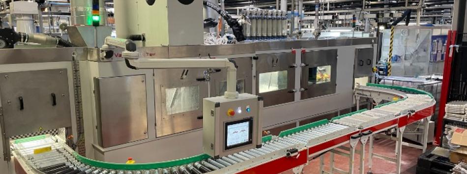 Tiger wet blasting machine with full conveyor