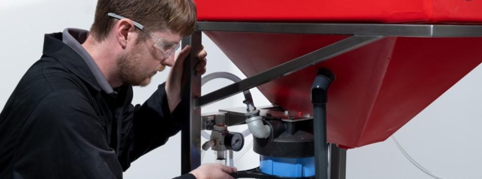 Wet blast machine maintenance