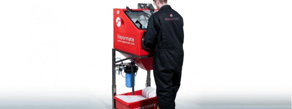 Vapormatt Vapormate wet blasting machine with operator
