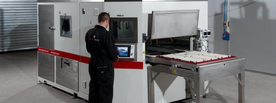 Vapormatt wet blasting for edge honing and preparation