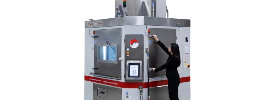 Vapormatt robotic Sabre wet blasting machine