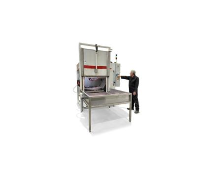 Cougar+ automatic wet blasting machine with single load end configuration