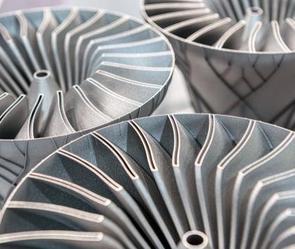 Complex Additive Manufactured component with complex internal channels