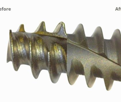 Dental screw before and after wet blasting