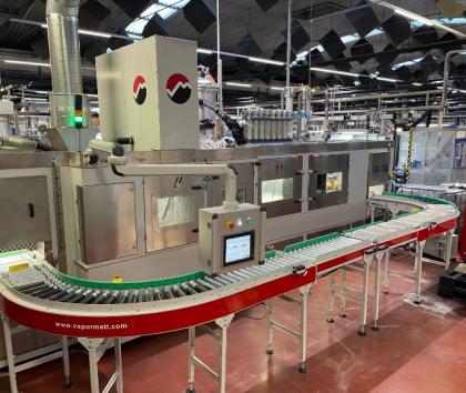 Tiger wet blasting machine with full conveyor