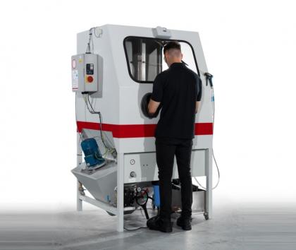Vapormatt Puma Manual wet blasting machine