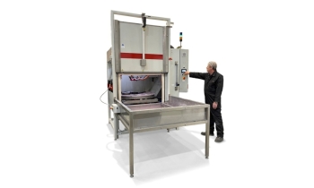 Vapormatt Cougar+ automatic wet blasting machine with auto. door and load end