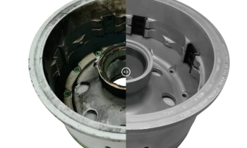 Aircraft wheel before and after wet blasting for NDT