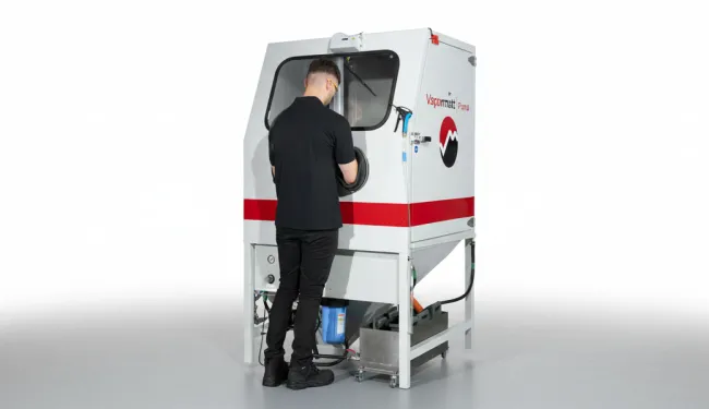Vapormatt Puma manual wet blasting machine