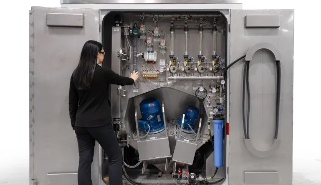 Vapormatt Sabre automatic wet blasting machine