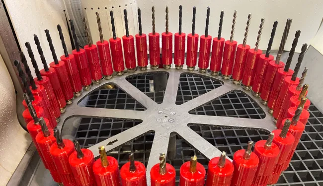 Vapormatt Puma+ automatic wet blasting machine in vertical with satellites configuration