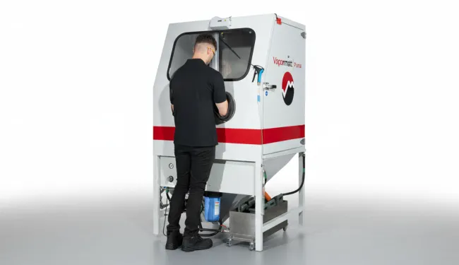 Vapormatt Puma wet blasting machine