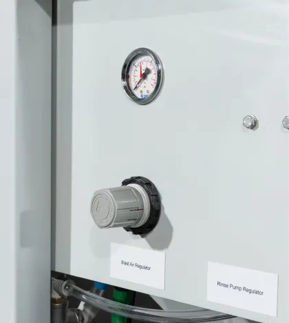 Vapormatt Puma manual wet blasting machine blast pressure control