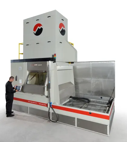 Vapormatt Leopard Horizontal automatic wet blasting machine
