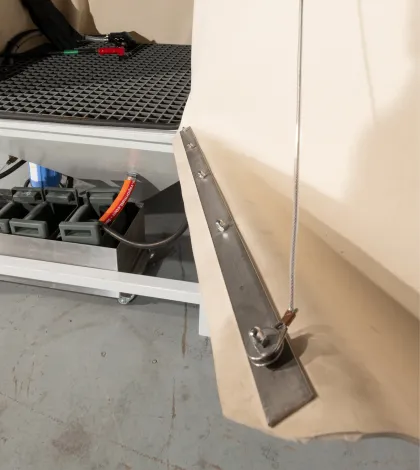 Liner drip guard in Vapormatt Puma manual wet blasting machine
