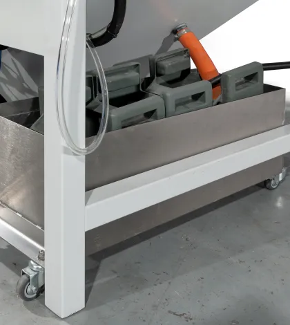 Vapormatt Puma manual wet blasting machine sedimentation tanks