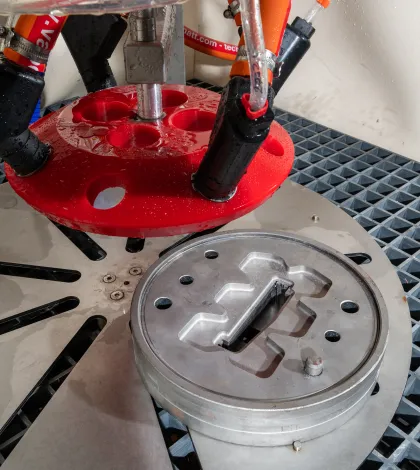 Vapormatt Puma+ automatic wet blasting machine