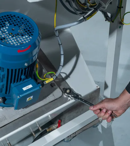 Vapormatt Puma+ automatic wet blasting machine
