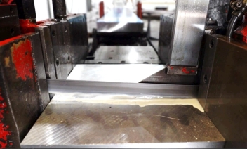 Bandsaw blade cutting metal Bandsaw blade cutting metal