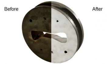 Vapor blasting aluminium extrusion dies