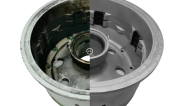 Aircraft wheel before and after wet blasting for NDT
