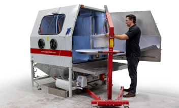 Vapormatt Puma XL with swing out turntable and wide opening door