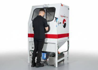 Vapormatt Puma manual wet blasting machine